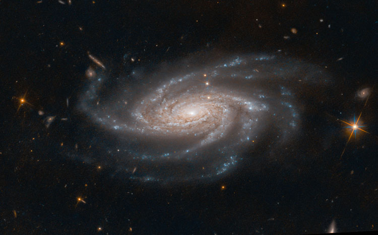 HST image of spiral galaxy NGC 2008