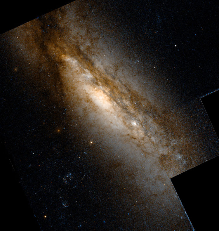 Raw HST image of central portion of spiral galaxy NGC 660