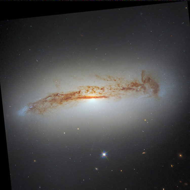 HST image of spiral galaxy NGC 7172, a member of Hickson Compact Group 90