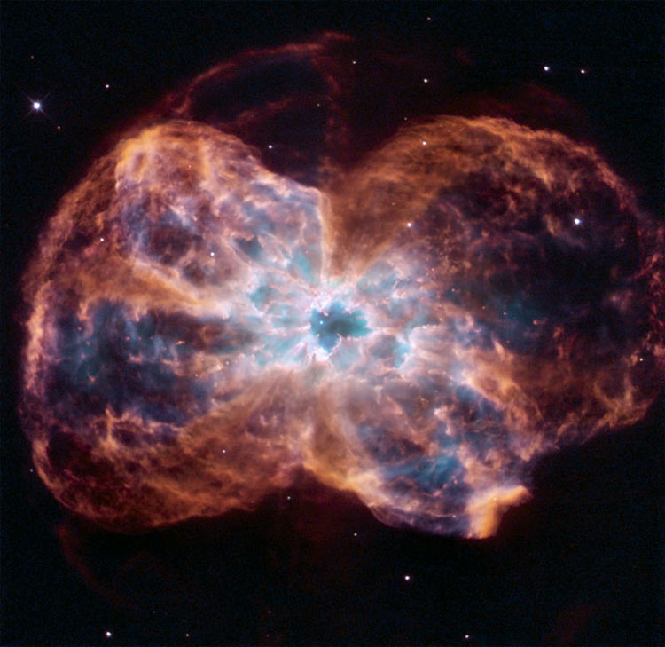 HST image of planetary nebula NGC 2440 showing the entire structure of the nebula