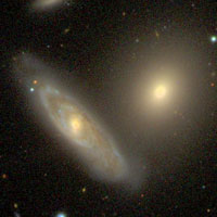 Arp 307 (NGC 2872 + NGC 2874)