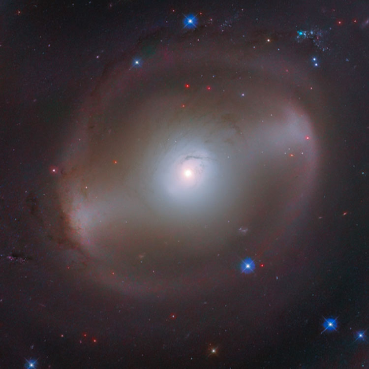 HST  image of central part of lenticular galaxy NGC 2217