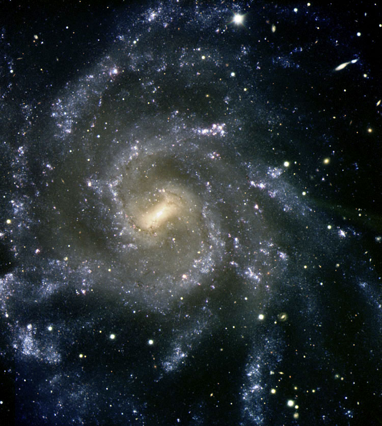 ESO image of central two thirds of spiral galaxy NGC 7424