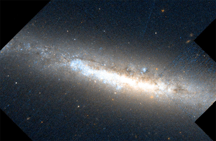 Raw HST image of central portion of spiral galaxy NGC 7462