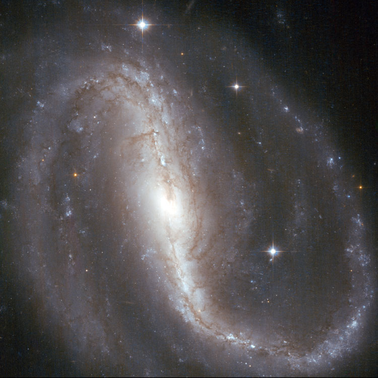 HST closeup of spiral galaxy NGC 7479